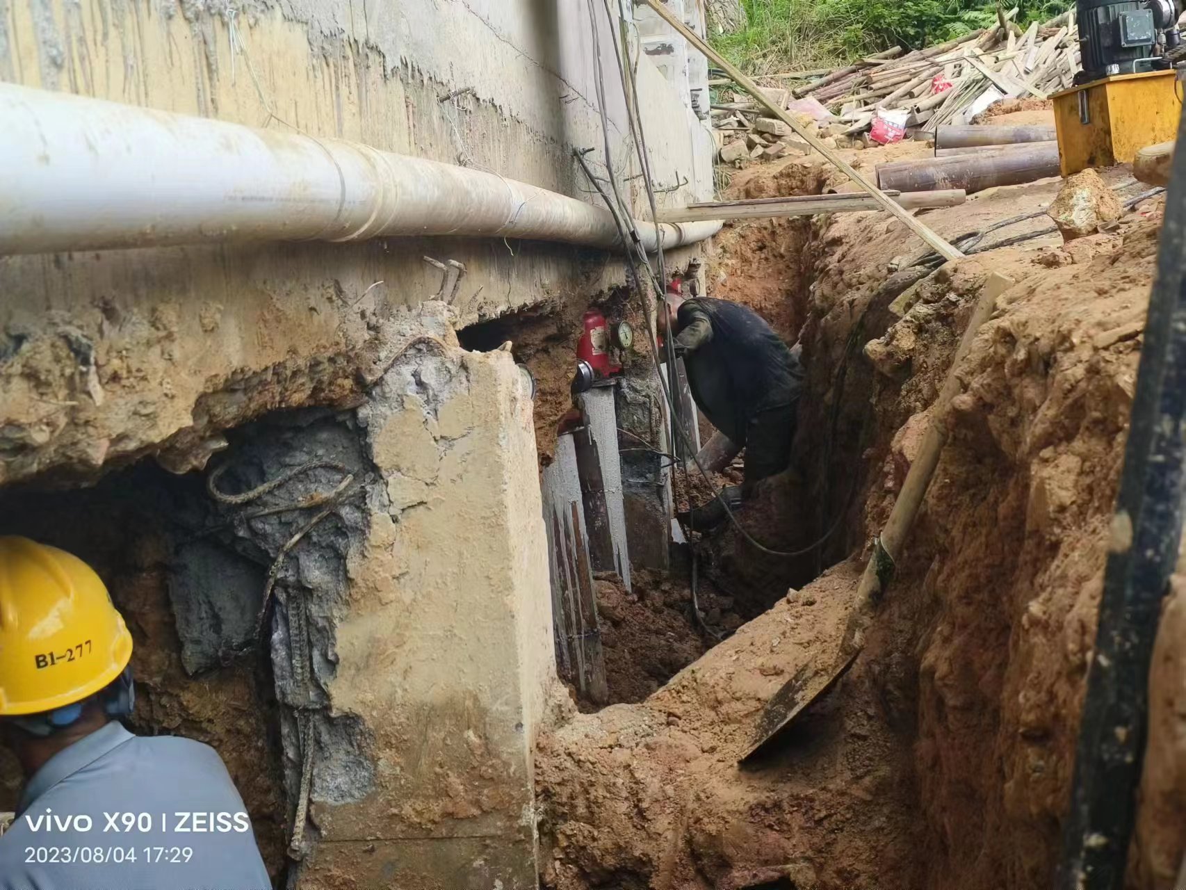 后湖管理区地基下沉导致房子倾斜怎么办